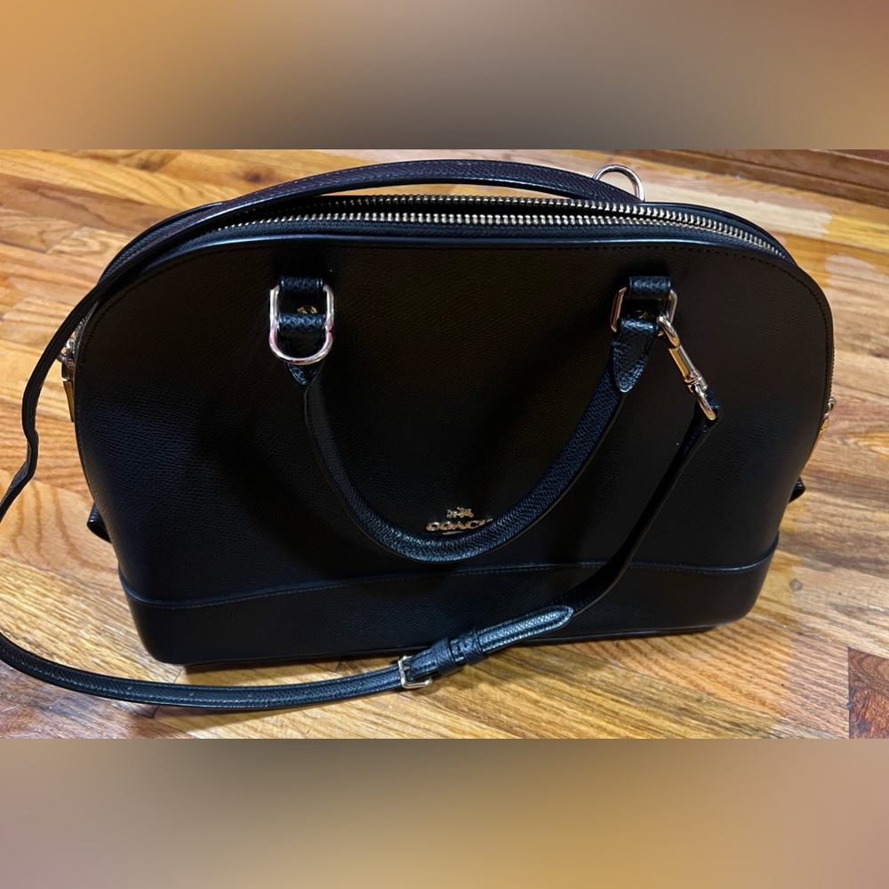COACH SIERRA SATCHEL BLACK CROSSBODY/ HANDBAG .